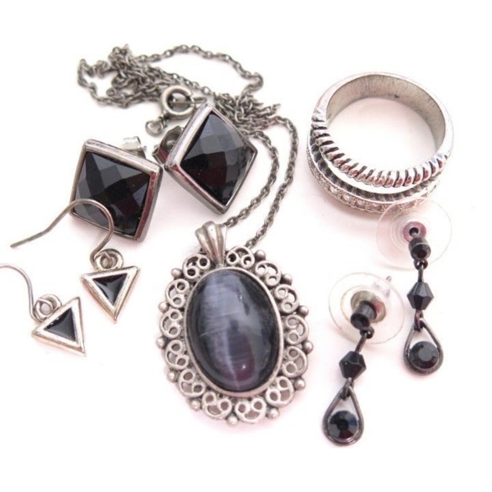 Black & Silver Jewelry‎ Lot